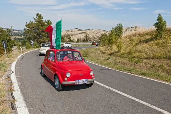 fiat-met-italiaanse-vlag-33335218